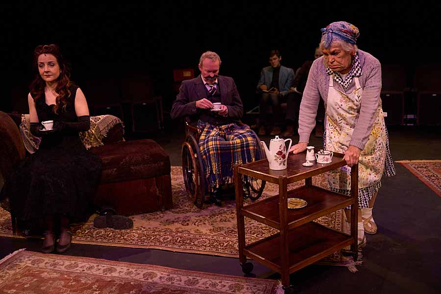 The Real Inspector Hound