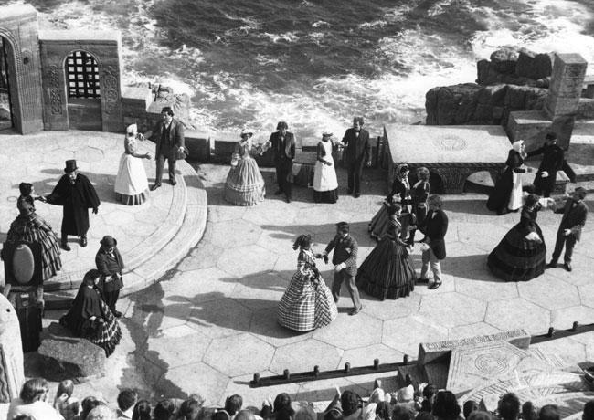 Trelawney of the 'Wells'